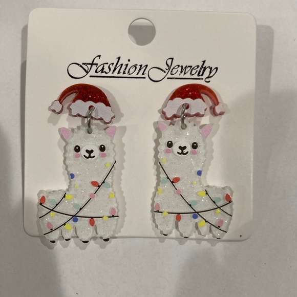 Christmas Llama Earrings - NEW - Picture 1 of 3
